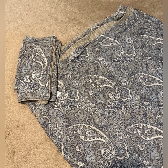 Other - Paisley Patterned Duvet cover and pillow shams